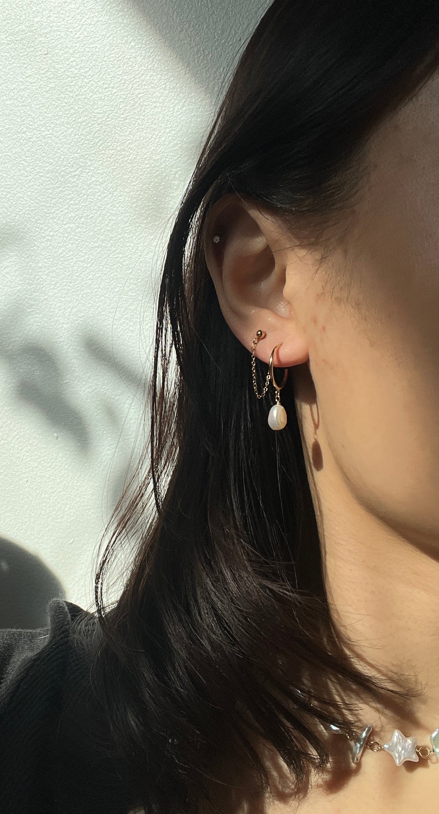 sample — baroque pearly hoops